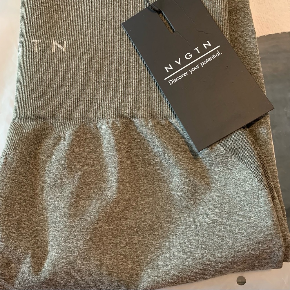 NVGTN NWT yoga pants size xs